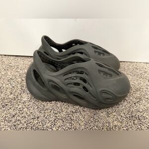 Adidas foam runners kids size 13 black